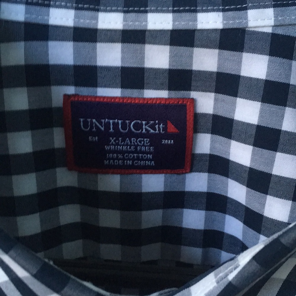 Men’s UnTuckIt Button-down cotton shirt.